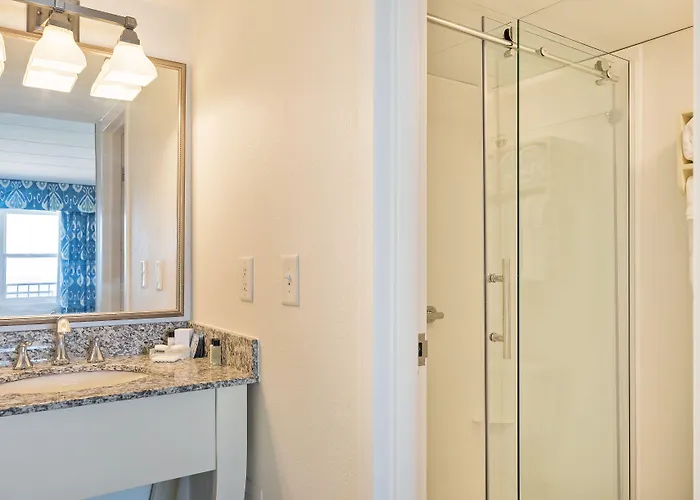 Hilton Garden Ocean Oceanfront 3*